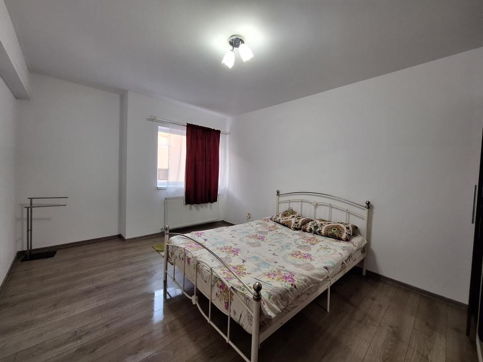 Apartament decomandat, parcare, balcon, zona JYSK, Floresti