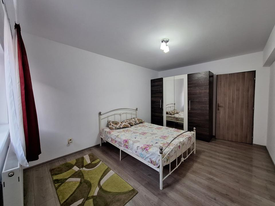 Apartament decomandat, parcare, balcon, zona JYSK, Floresti