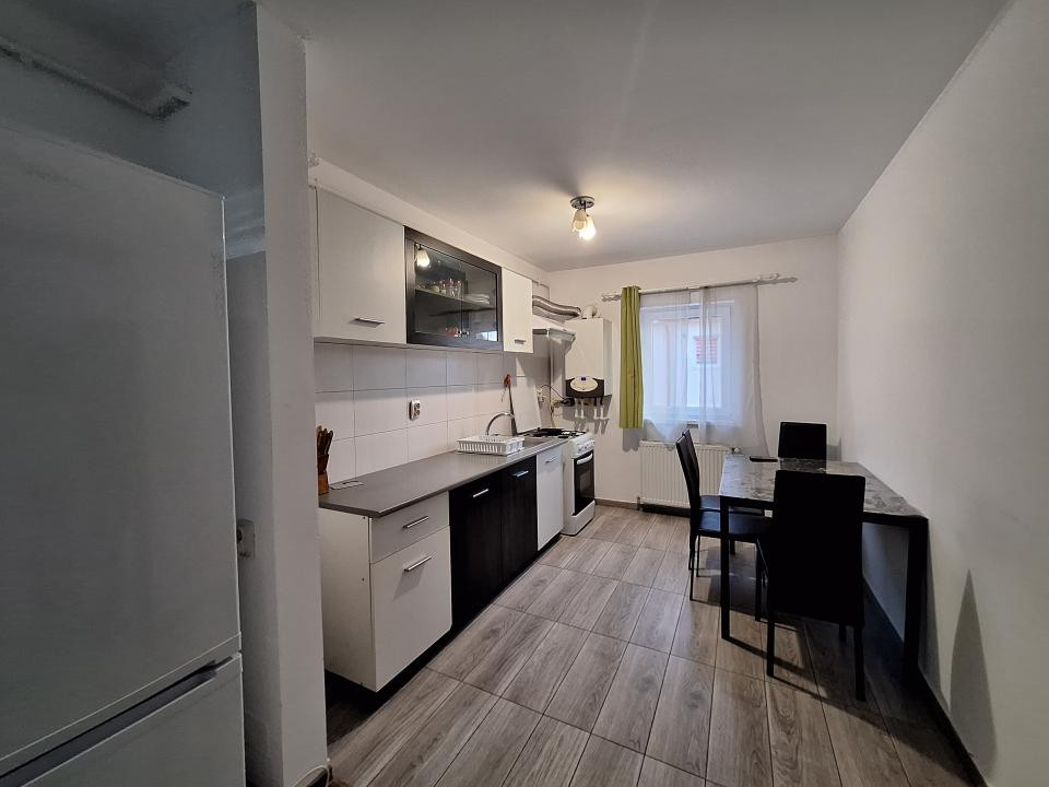 Apartament decomandat, parcare, balcon, zona JYSK, Floresti