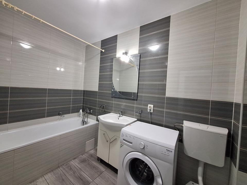 Apartament decomandat, parcare, balcon, zona JYSK, Floresti