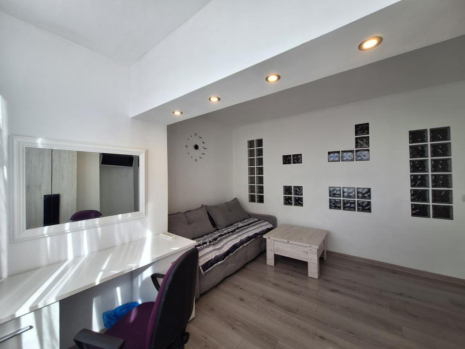 Apartament decomandat, 60 mp, etajul 1, zona Terra 