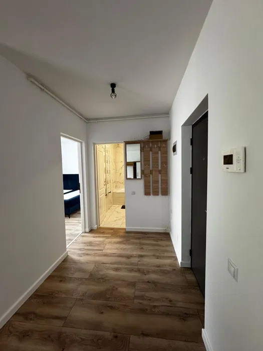 Apartament cu 2 camere, terasa de 36 mp, zona Eroilor