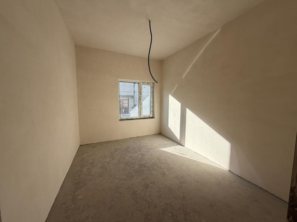 Duplex de vanzare 168 mp utili, 5 camere zona Oasului!