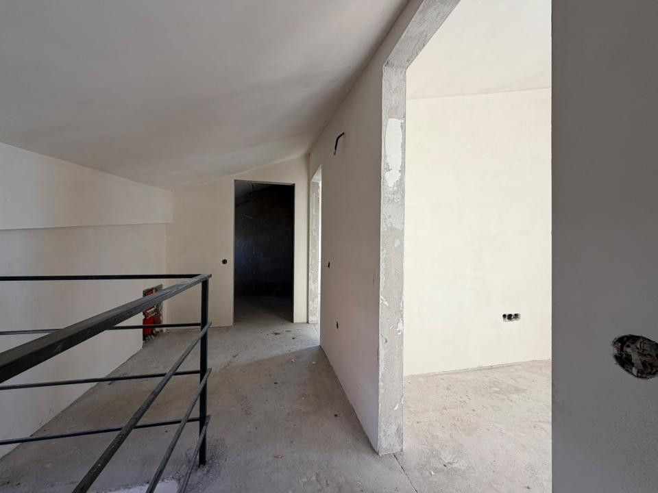 Duplex de vanzare 168 mp utili, 5 camere zona Oasului!