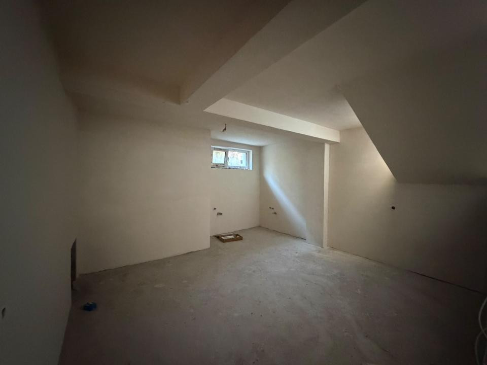 Duplex de vanzare 168 mp utili, 5 camere zona Oasului!