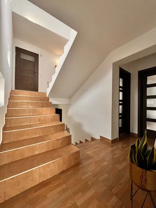 Casa idividuala , 150 mp utili , 5 dormitoare, zona Oasului