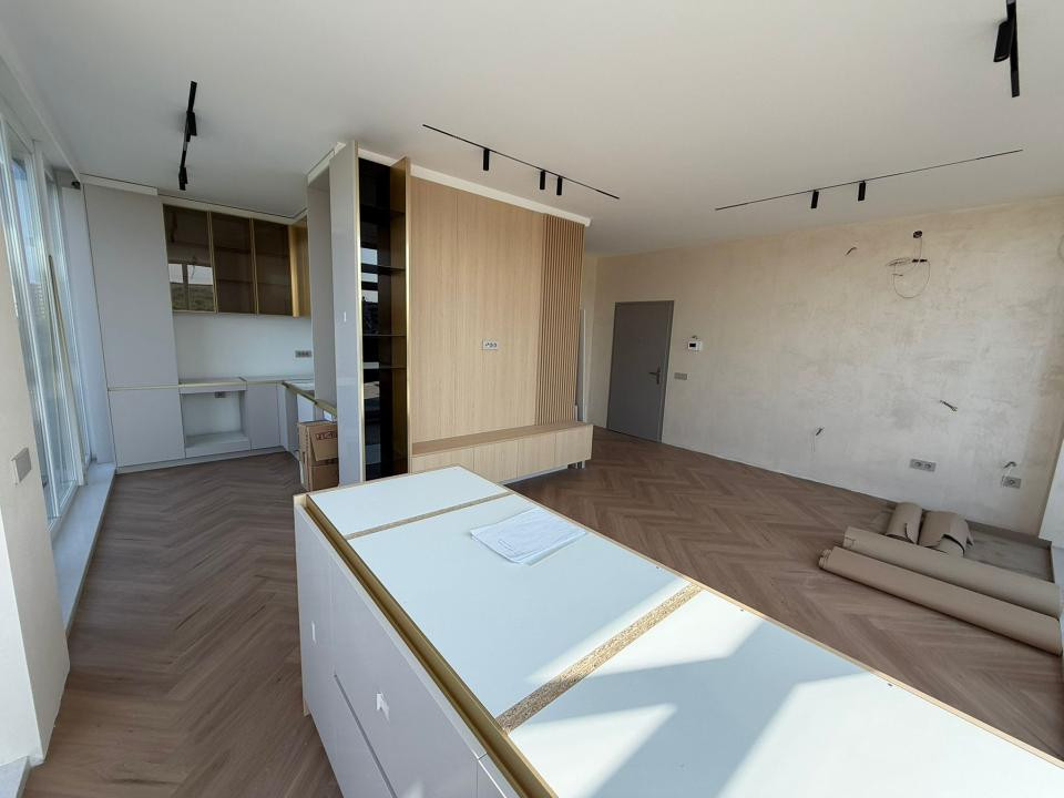 Penthouse - 84 mp utili - 3 camere - 3 bai - zona Sopor
