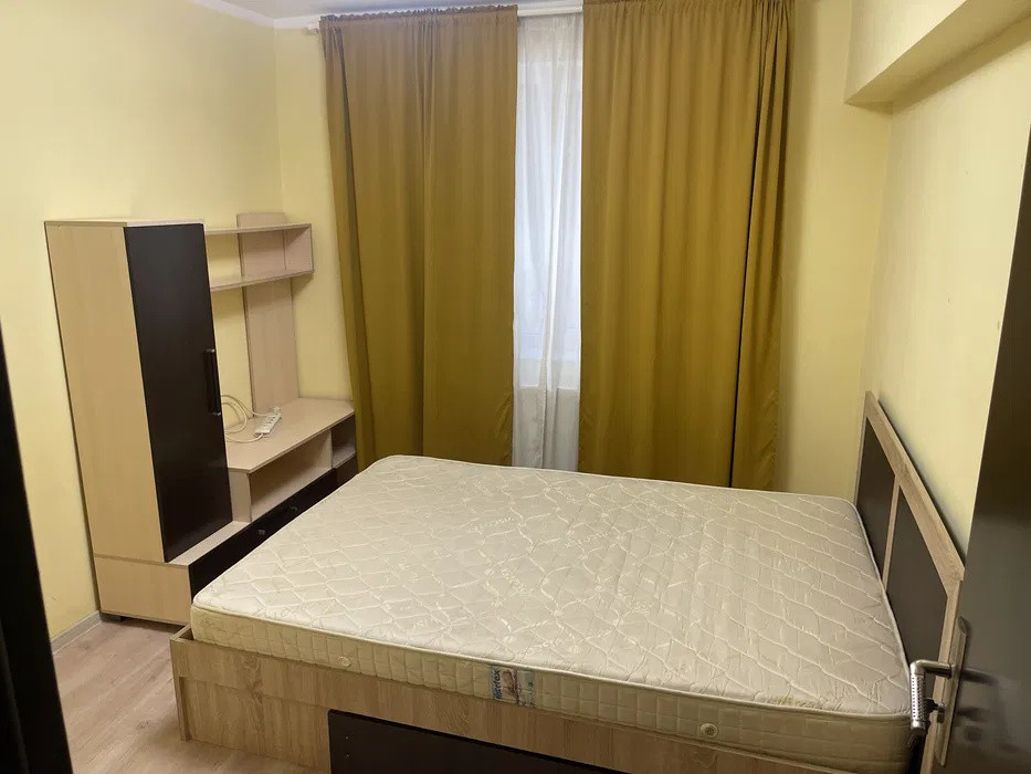 Apartament 3 camere, decomandat, 56 mp, zona FSEGA