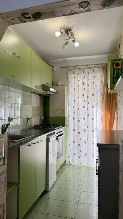 Apartament cu 2 camere decomandate, terasa de 34 mp , etaj 2