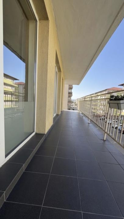 Apartament cu 2 camere decomandate, terasa de 34 mp , etaj 2