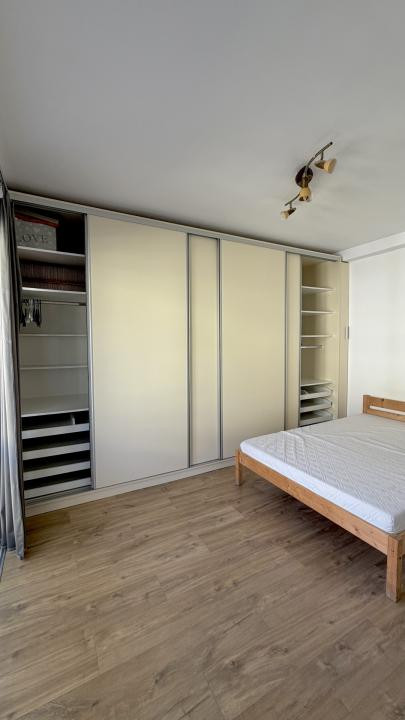 Apartament cu 2 camere decomandate, terasa de 34 mp , etaj 2