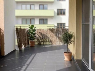Apartament cu 2 camere decomandate, terasa de 34 mp , etaj 2