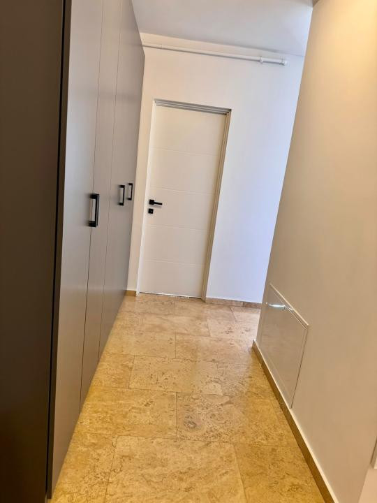 Apartament cu 3 camere, 2 bai, parcare, 2 balcoane, zona Stejarului 
