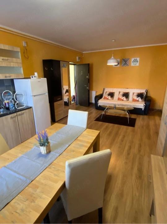 Apartament cu 2 camere, 47 mp, balcon, zona Eroilor 