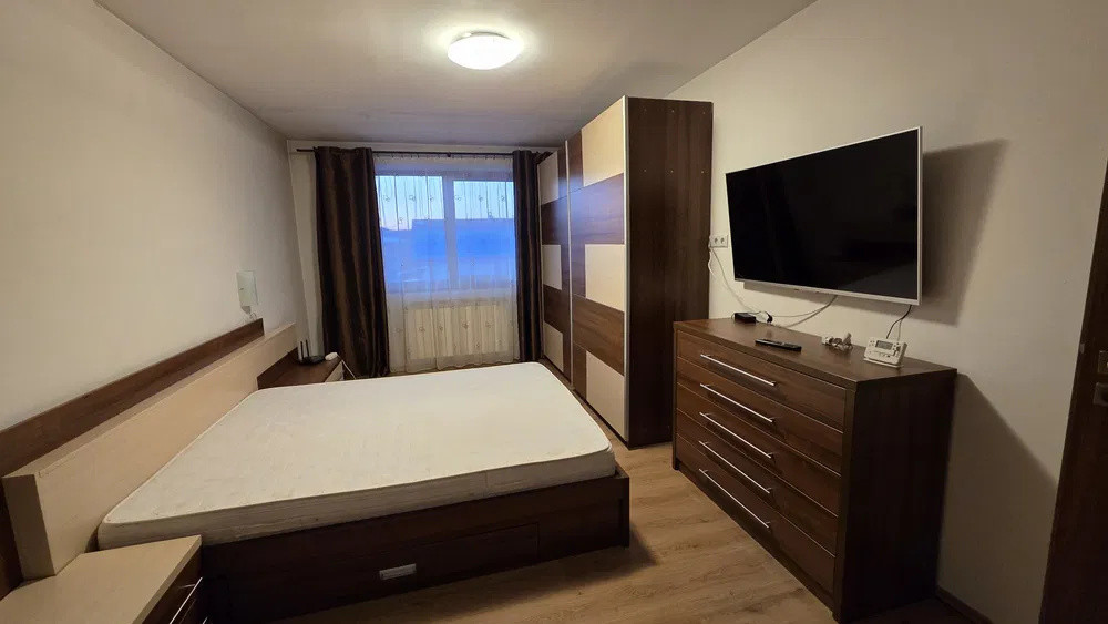 Duplex de inchiriat, 5 camere langa parcul Poligon din Floresti!