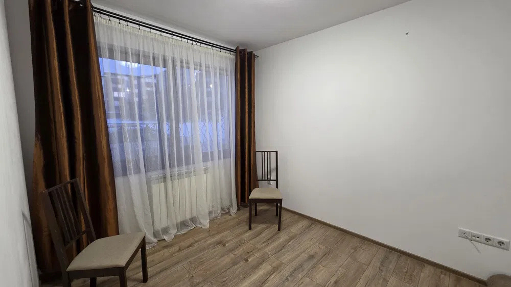 Duplex de inchiriat, 5 camere langa parcul Poligon din Floresti!