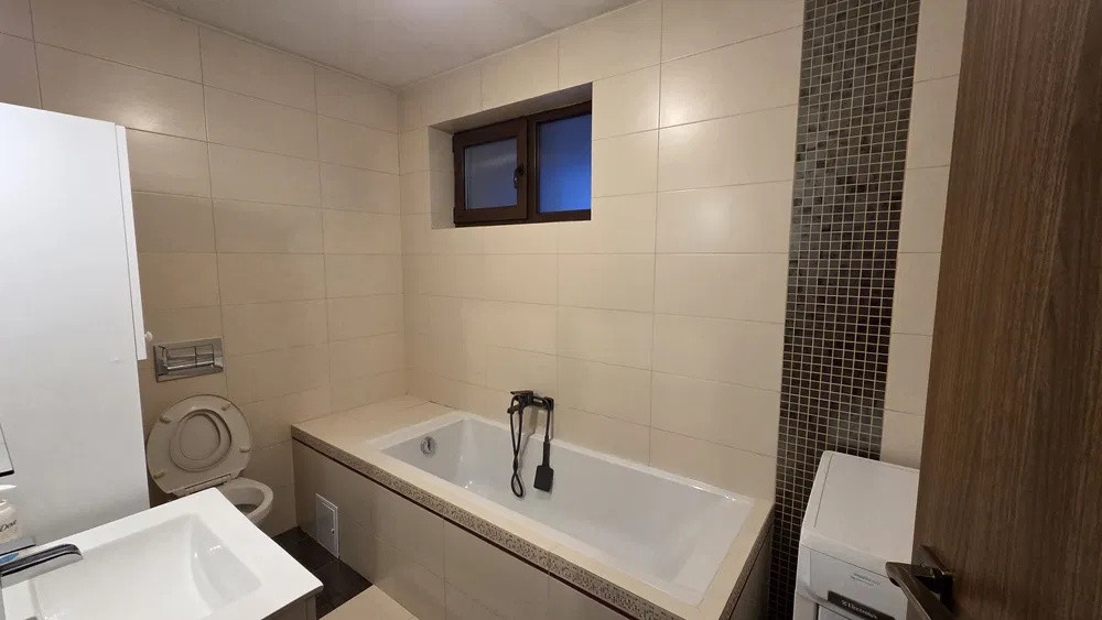 Duplex de inchiriat, 5 camere langa parcul Poligon din Floresti!