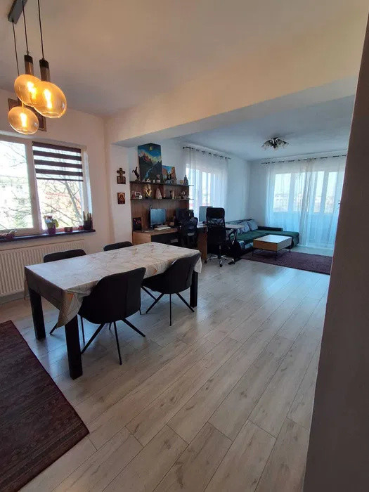 Apartament la etaj intermediar, 78 mp, balcon, zona Somesului