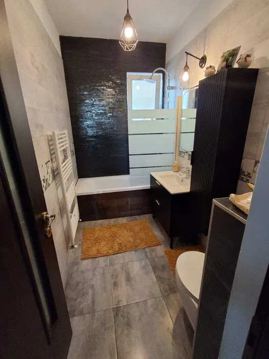 Apartament la etaj intermediar, 78 mp, balcon, zona Somesului