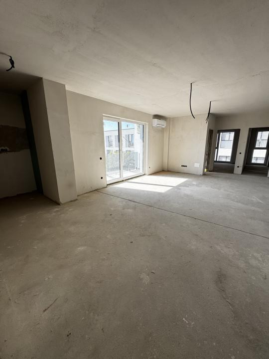Apartament de 4 camere, 93 mp, Semifinisat, Zona Marasti