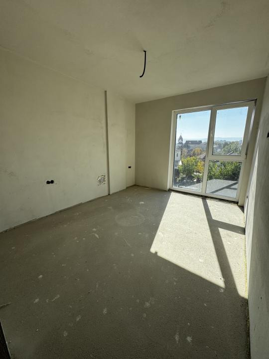 Apartament de 4 camere, 93 mp, Semifinisat, Zona Marasti