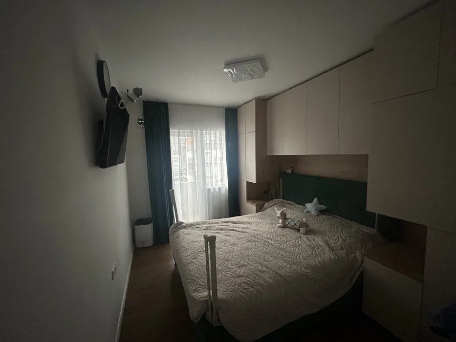 Apartament cu 3 camere, 2 bai, parcare, zona Cetatii