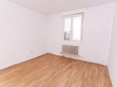 Apartament de vanzare 3 camere zona Gheorghe Doja!