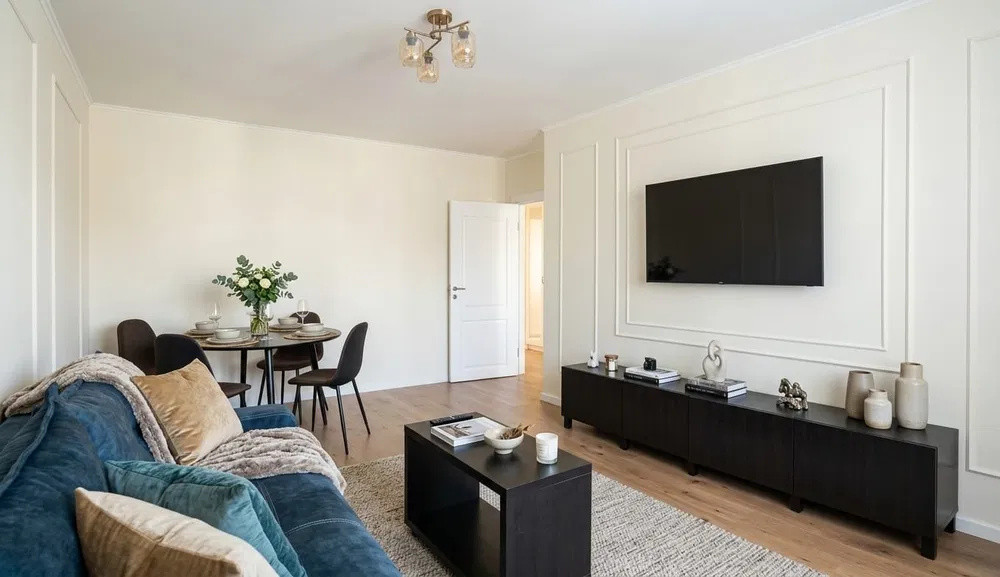 Apartament decomandat, parcare, balcon, zona Eroilor