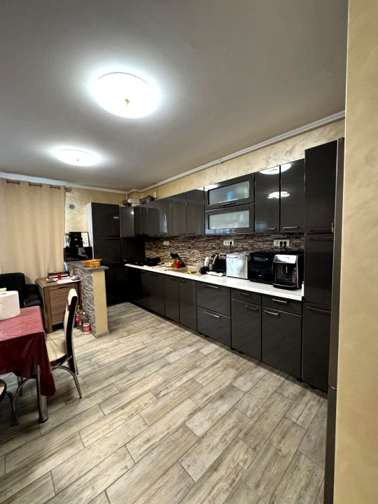 Apartament 4 camere, 92 mp, balcon, dressing, Columna Residence