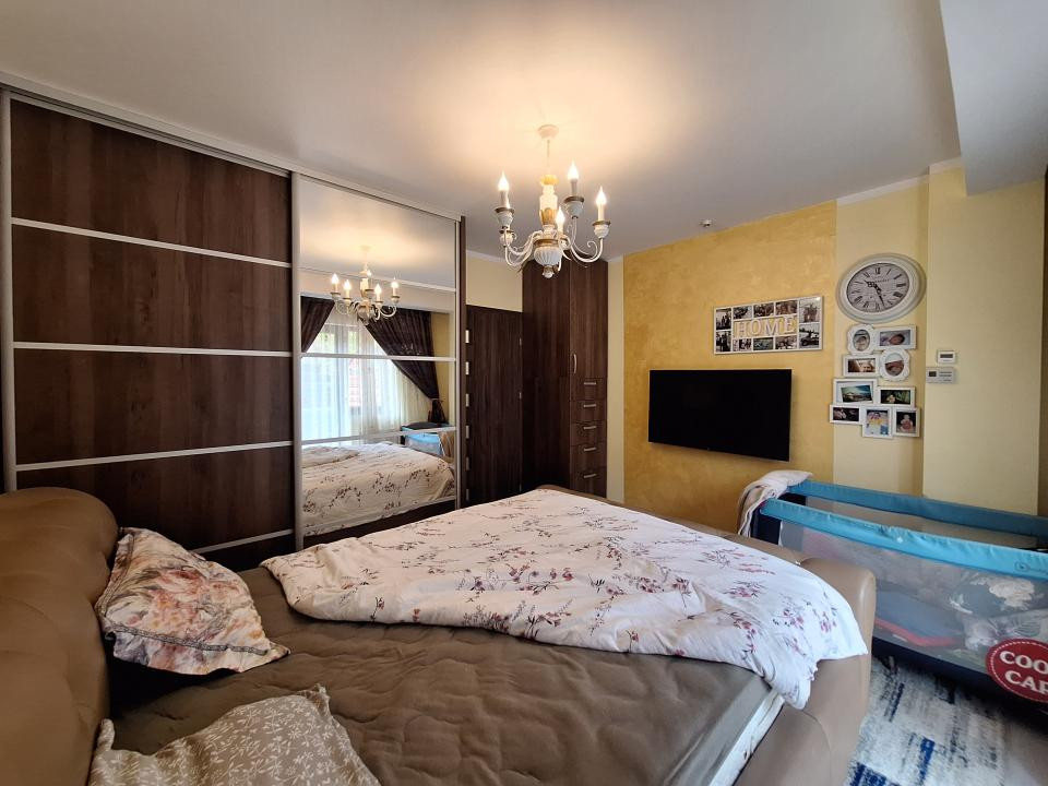 Apartament cu 3 camere, gradina, parcare, zona Stejarului 