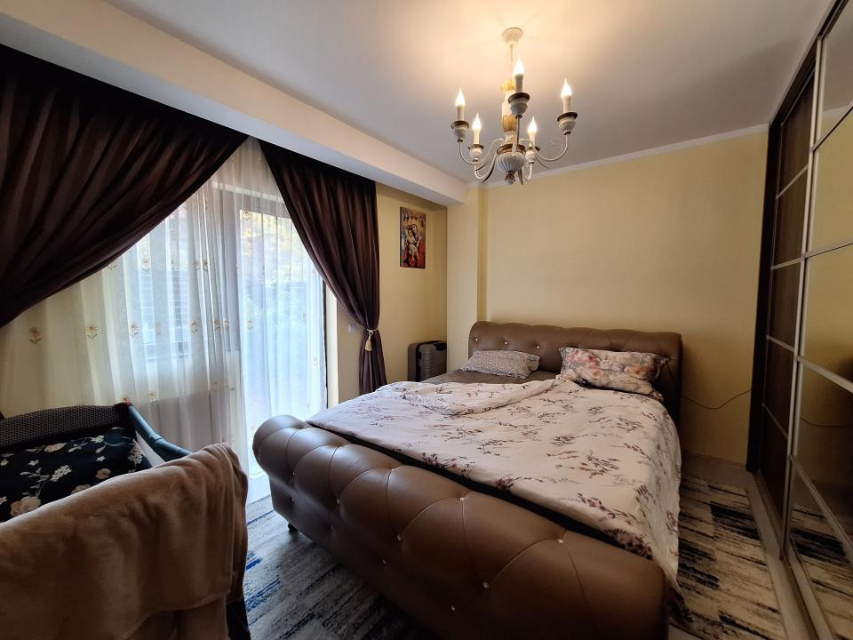 Apartament cu 3 camere, gradina, parcare, zona Stejarului 