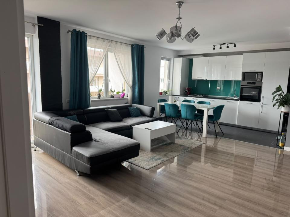 Apartament cu 3 camere, 70 mp, 2 balcoane, zona Teilor