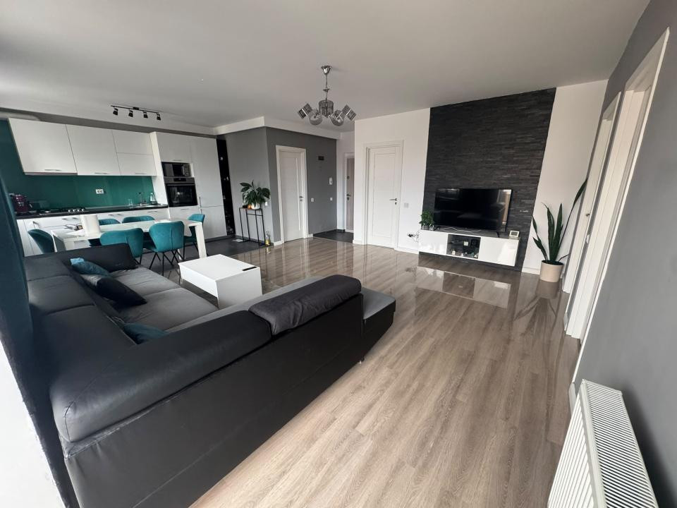 Apartament cu 3 camere, 70 mp, 2 balcoane, zona Teilor