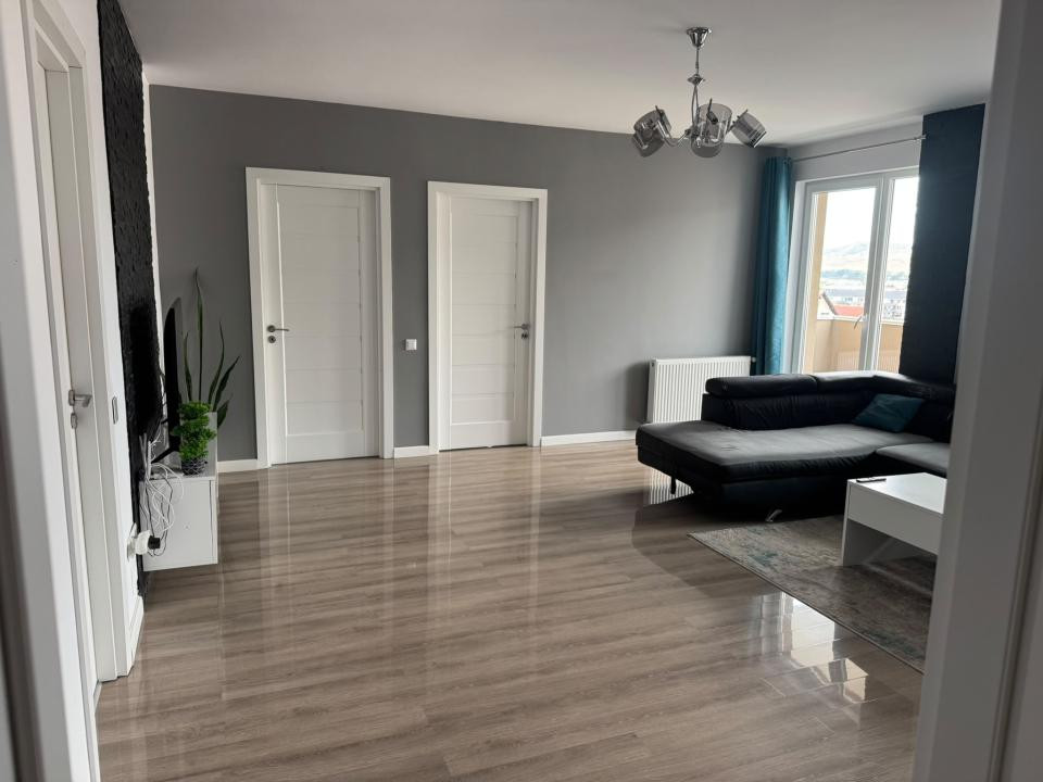 Apartament cu 3 camere, 70 mp, 2 balcoane, zona Teilor