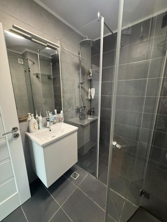 Apartament cu 3 camere, 70 mp, 2 balcoane, zona Teilor