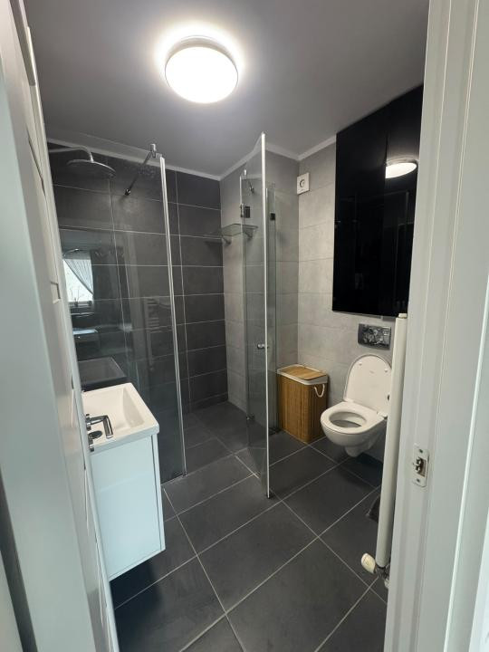 Apartament cu 3 camere, 70 mp, 2 balcoane, zona Teilor