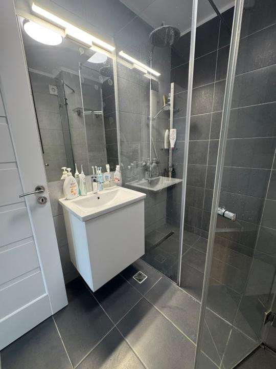 Apartament cu 3 camere, 70 mp, 2 balcoane, zona Teilor