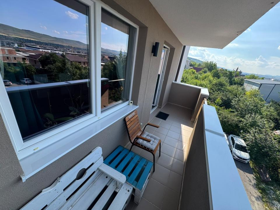 Apartament cu 3 camere, 70 mp, 2 balcoane, zona Teilor