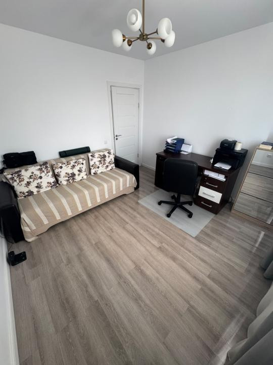 Apartament cu 3 camere, 70 mp, 2 balcoane, zona Teilor