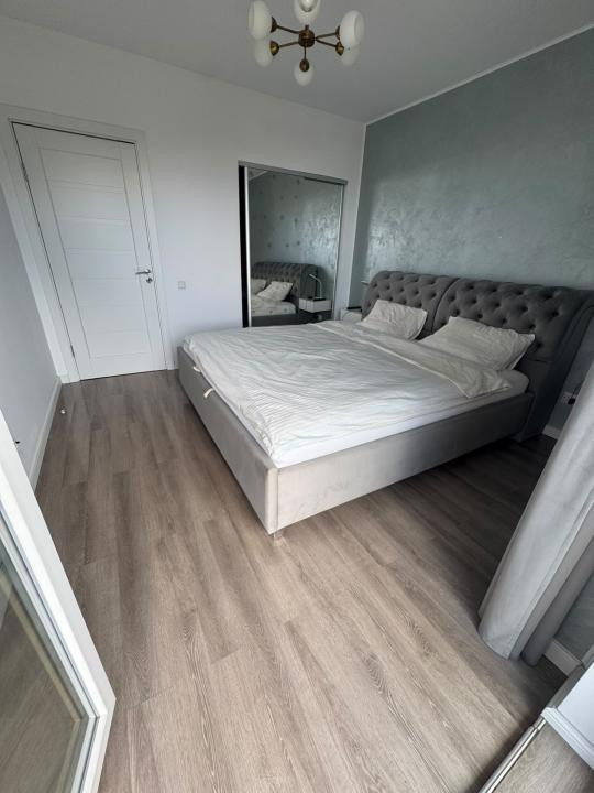 Apartament cu 3 camere, 70 mp, 2 balcoane, zona Teilor