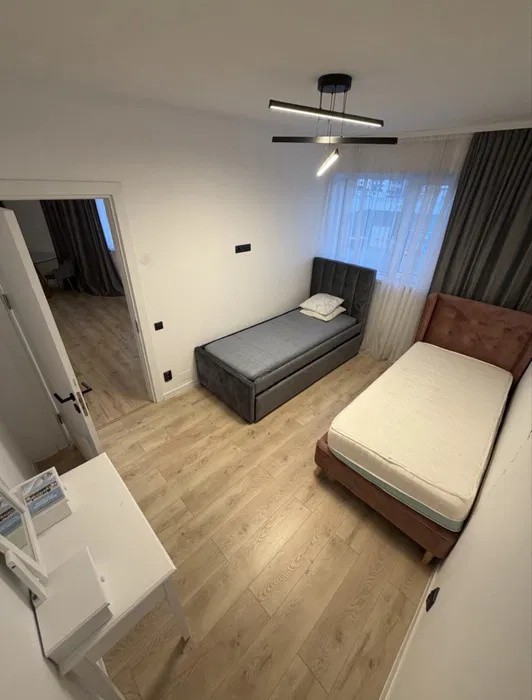 Apartament cu 3 camere, etajul 1, bloc nou, zona clinicii AMETHYST