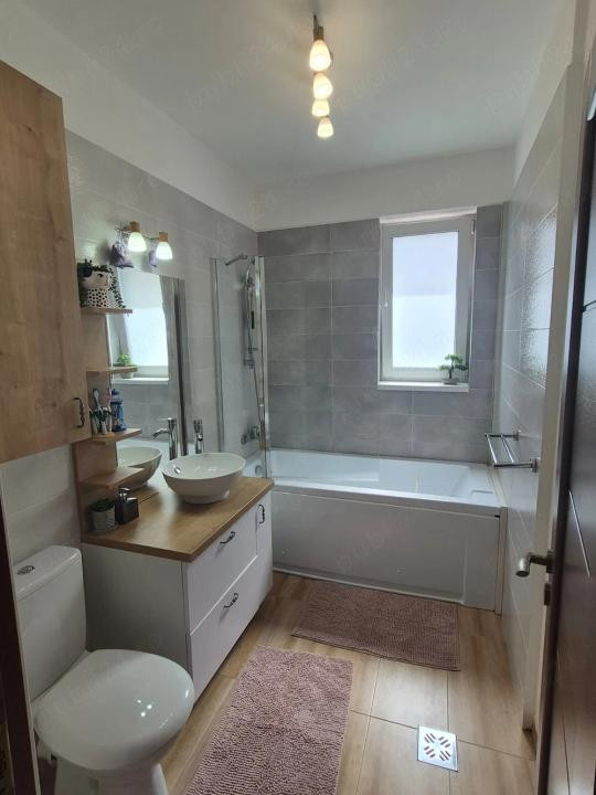 Apartament spatios, 77 mp, etajul 1, la cheie, zona Terra