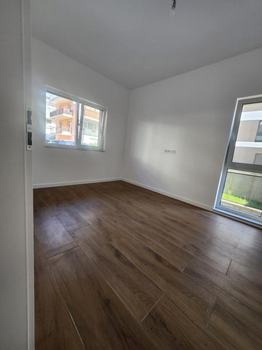 Apartament cu 2 camere, decomandat,parcare, zona Eroilor