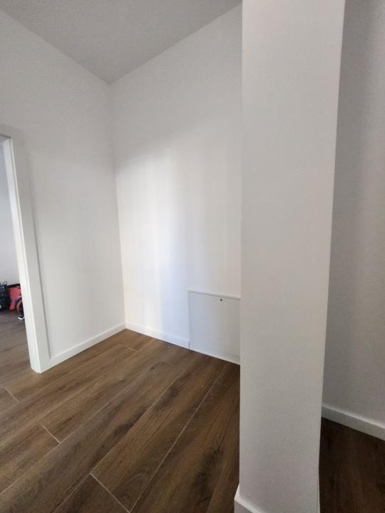 Apartament cu 2 camere, decomandat,parcare, zona Eroilor