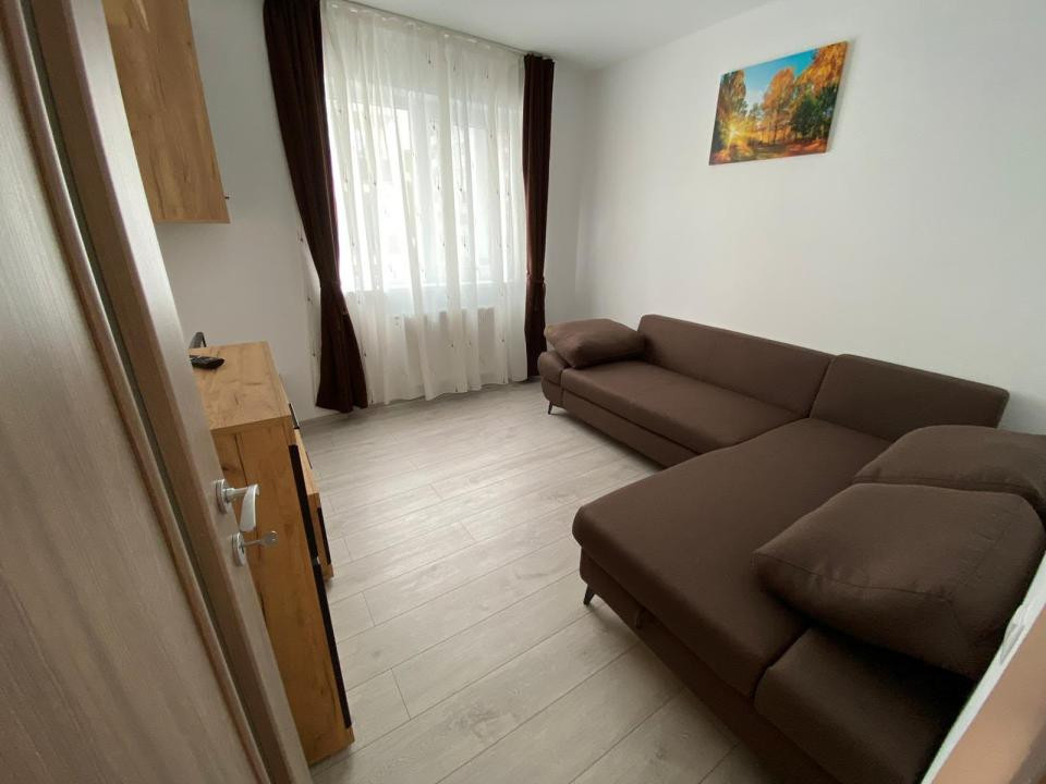 Apartament cu 3 camere,etaj 2,zona Vivo,Optimus.