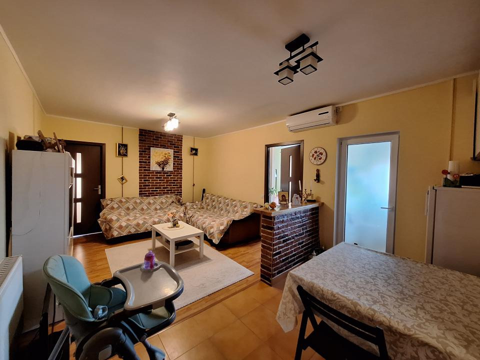 Apartament cu 3 camere, 56 mp, 2 balcoane, zona Cetatii