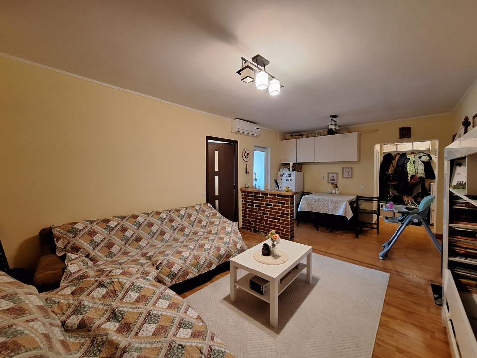 Apartament cu 3 camere, 56 mp, 2 balcoane, zona Cetatii