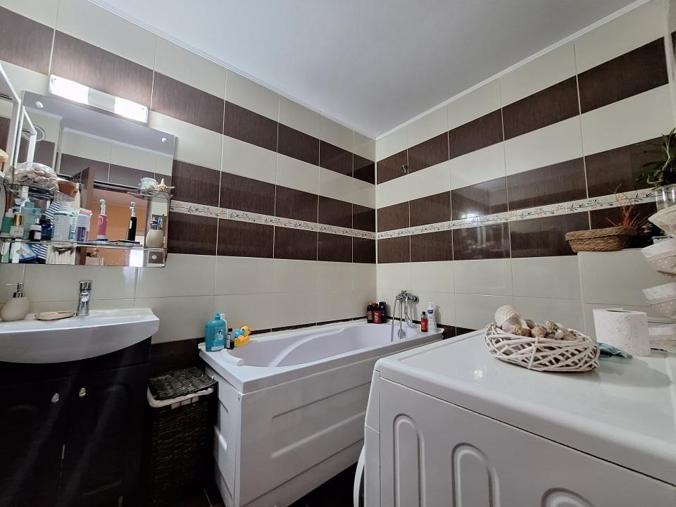 Apartament cu 3 camere, 56 mp, 2 balcoane, zona Cetatii
