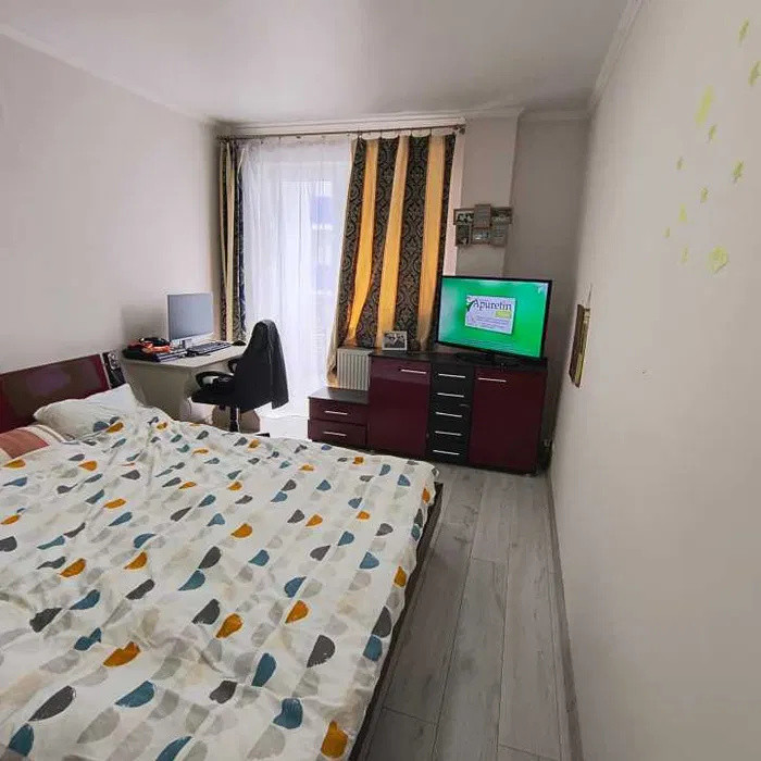 Apartament la etaj intermediar, parcare subterana, zona Metro