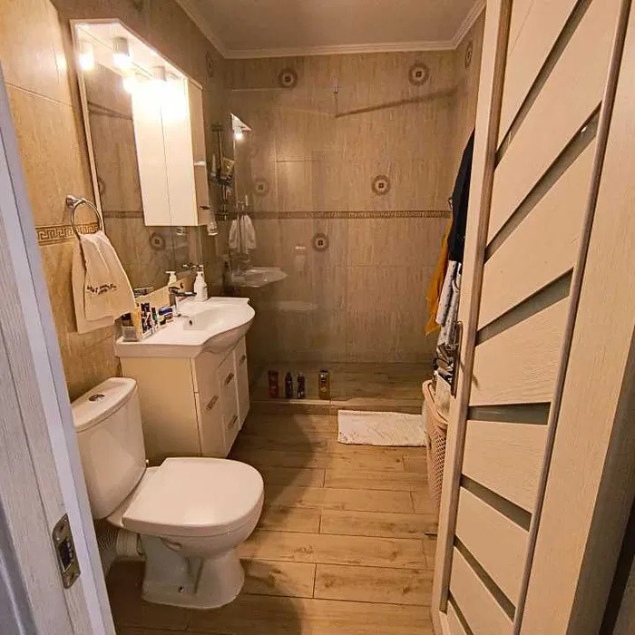 Apartament la etaj intermediar, parcare subterana, zona Metro